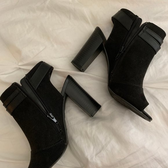 Penny Loves Kenny Booties - Picture 3 of 4